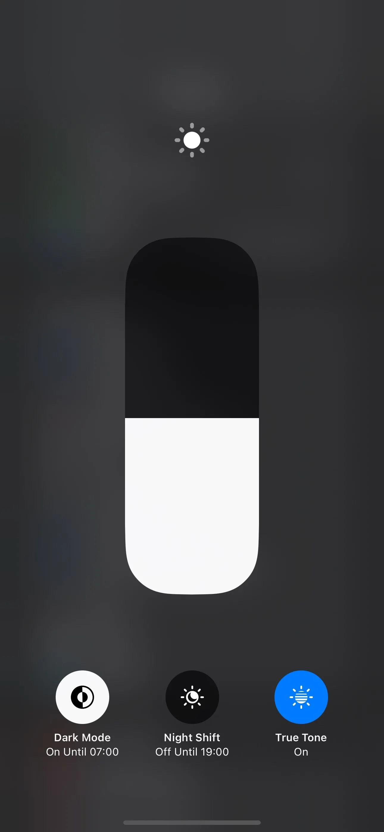 Bật chế độ tối Dark Mode từ Trung tâm điều khiển iPhone