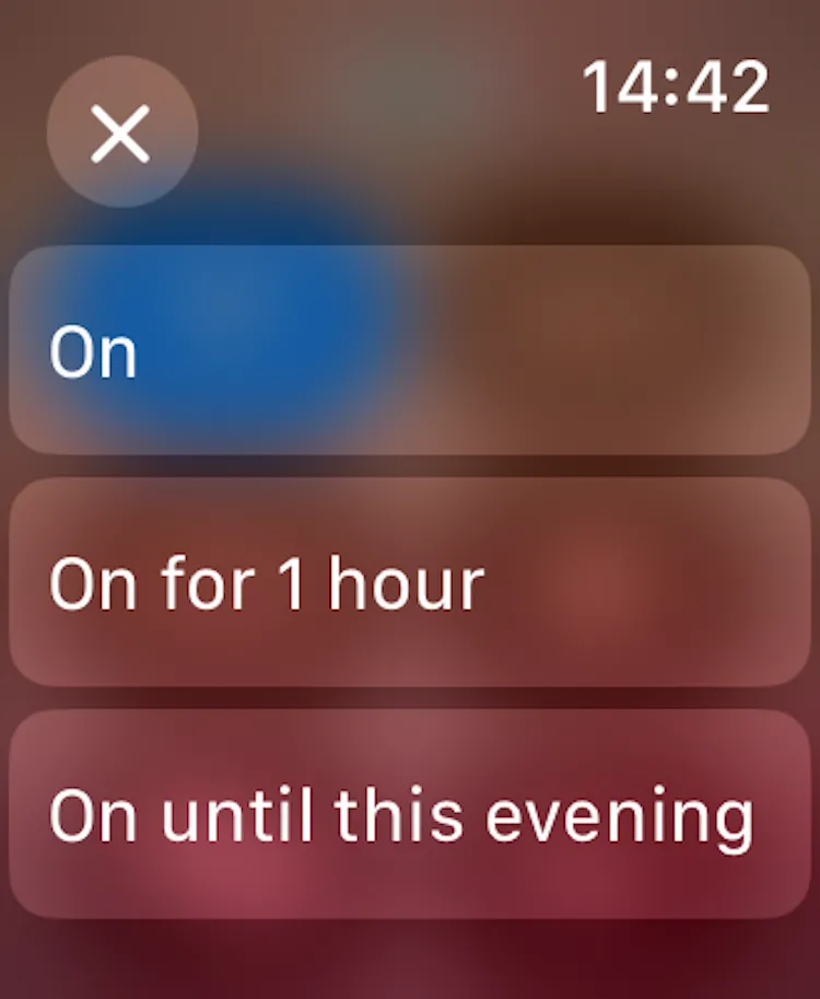 Các tùy chọn Chế độ im lặng trên Apple Watch khi nhấn giữ biểu tượng chuông trong Trung tâm điều khiển, bao gồm On, On for 1 hour, On until this evening