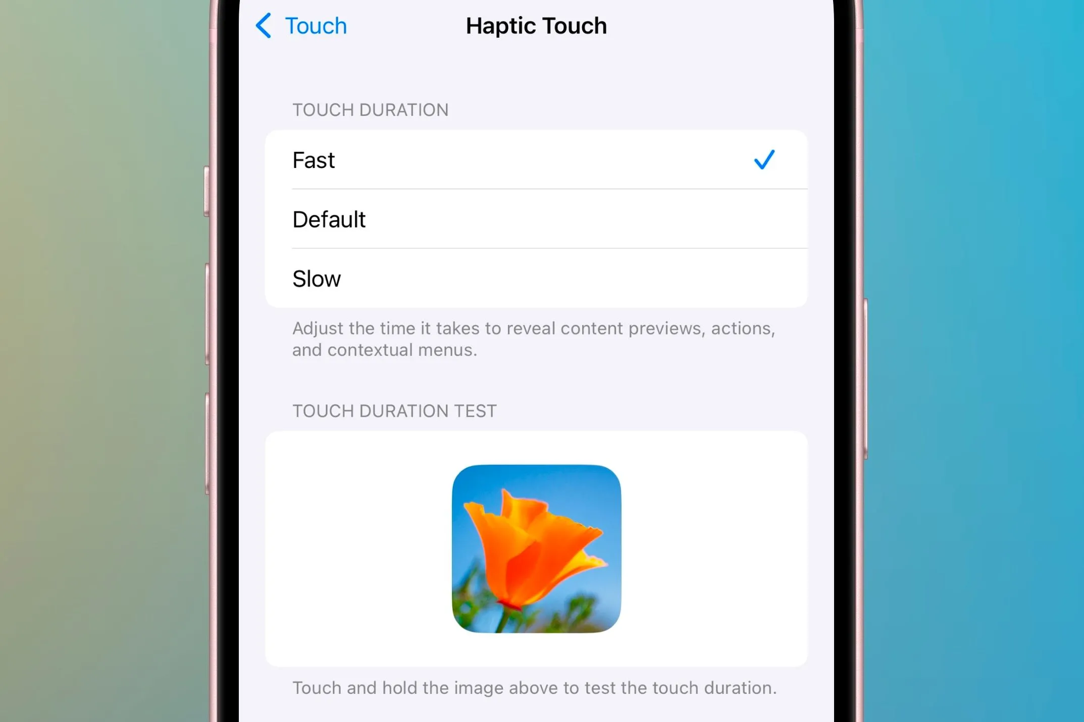Cài đặt Haptic Touch của iOS với các tùy chọn tốc độ phản hồi khác nhau, tương tự ý tưởng tùy chỉnh Liquid Glass.