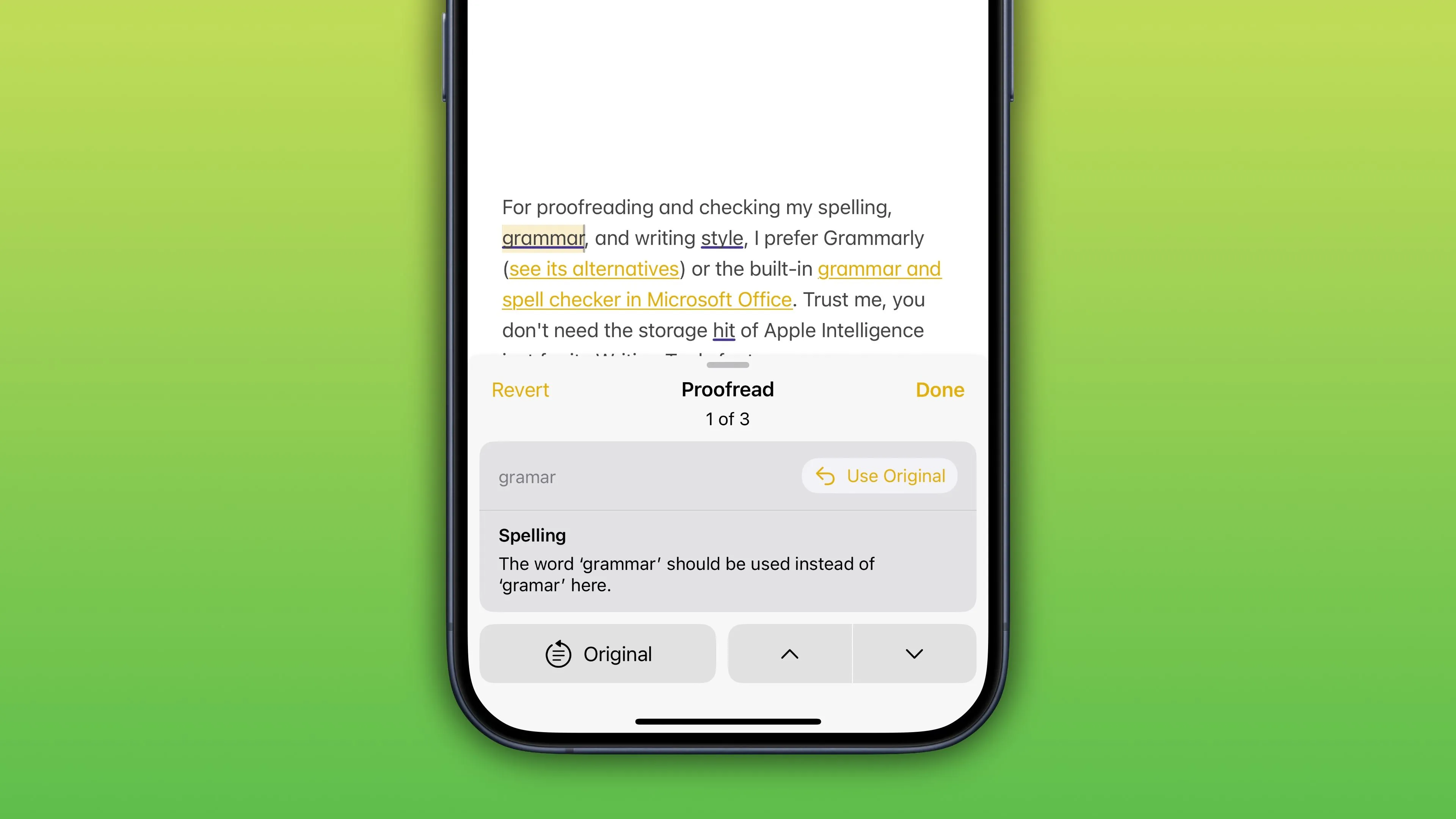 Chức năng kiểm tra chính tả và ngữ pháp Writing Tools của Apple Intelligence trên iPhone.
