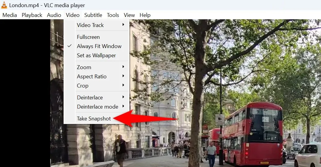 Chức năng Take Snapshot trong menu Video của VLC