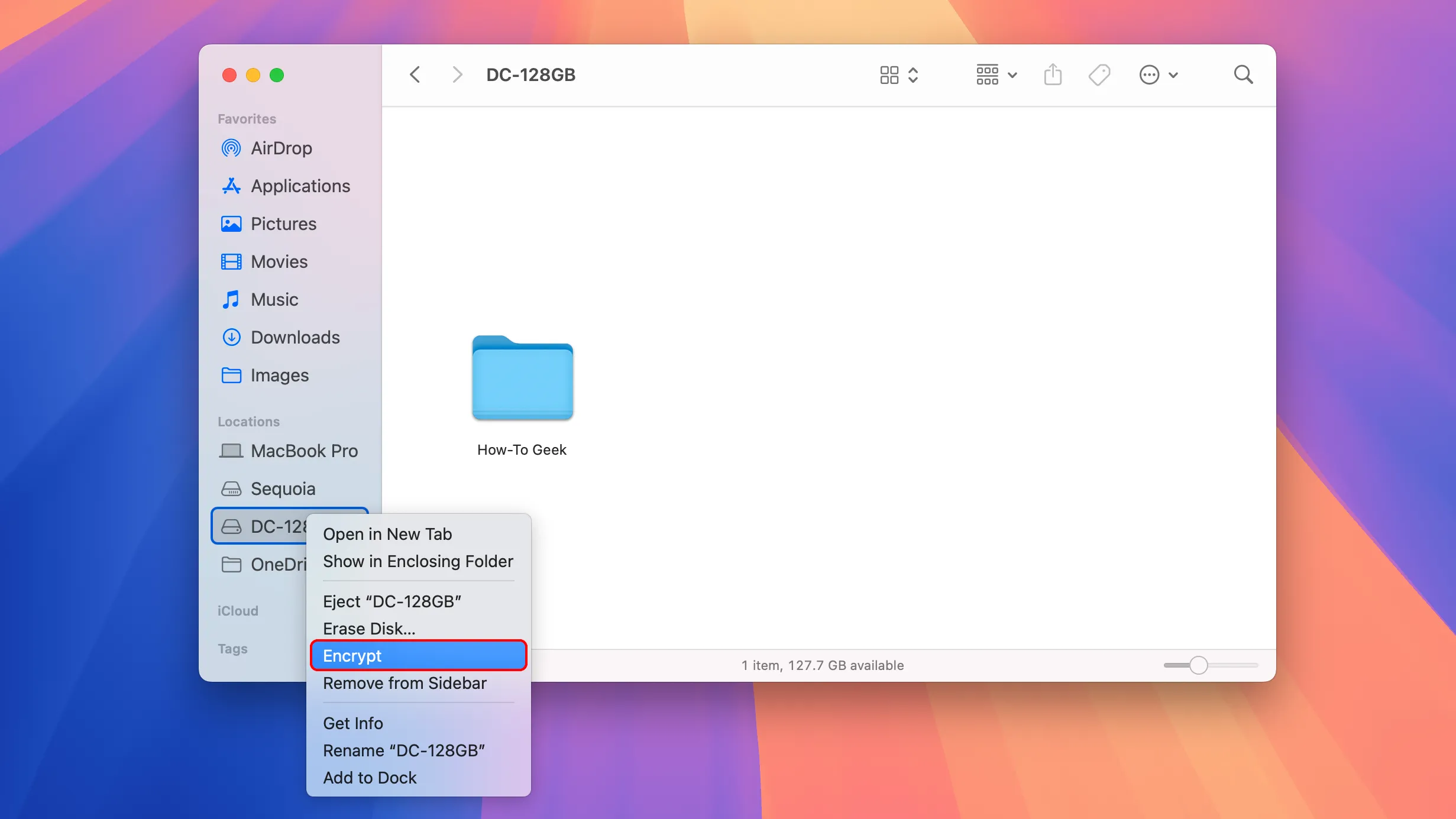Cửa sổ Finder trên macOS Sequoia 15.3 với ổ đĩa ngoài được chọn trong thanh bên và menu ngữ cảnh hiển thị tùy chọn &quot;Mã hóa&quot;.