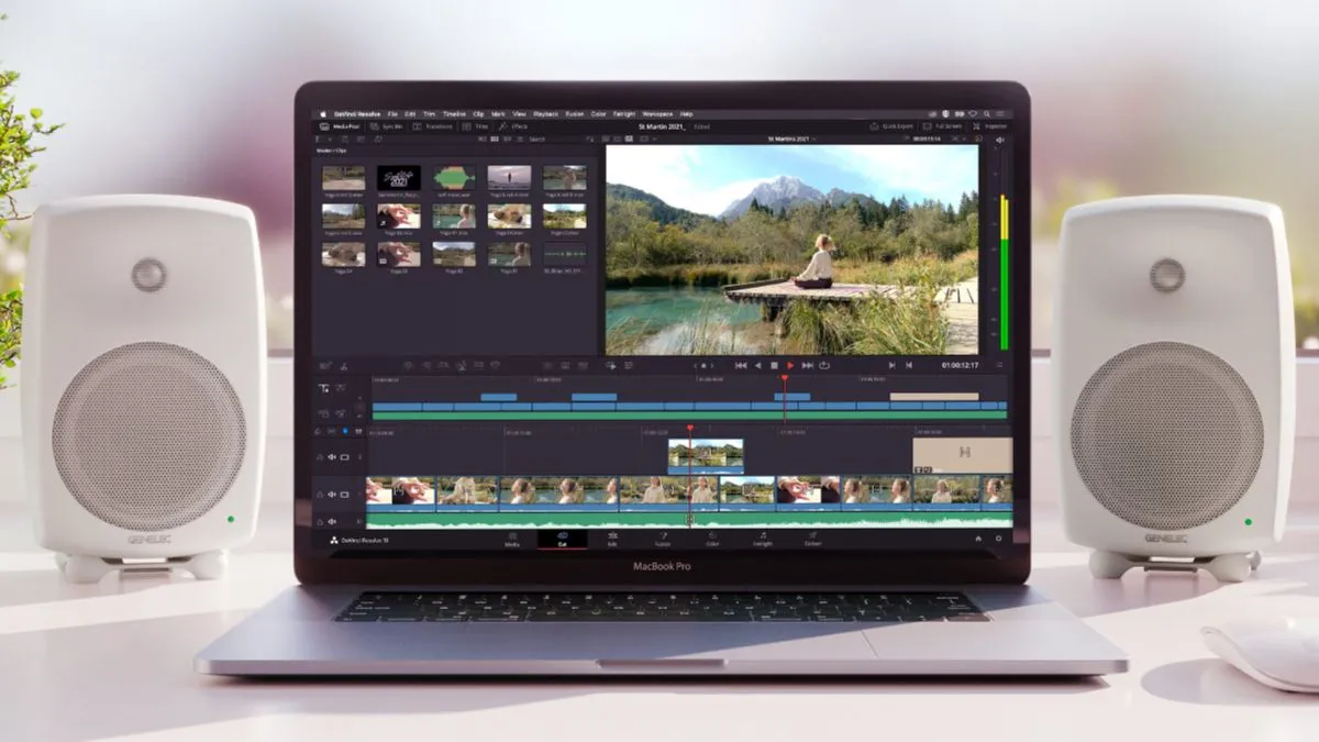 DaVinci Resolve đang chạy trên MacBook Pro với giao diện chỉnh sửa video chuyên nghiệp