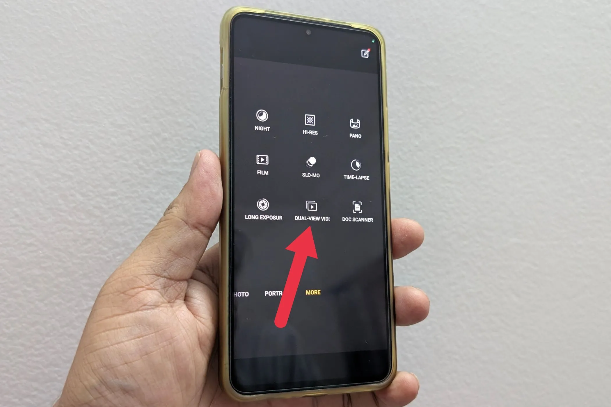 Giao diện chế độ quay video Dual-View trên điện thoại OnePlus