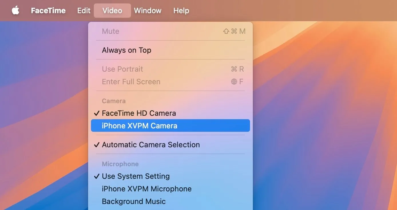 Giao diện FaceTime trên Mac hiển thị tùy chọn chọn iPhone làm nguồn camera, minh họa tính năng Continuity Camera webcam.