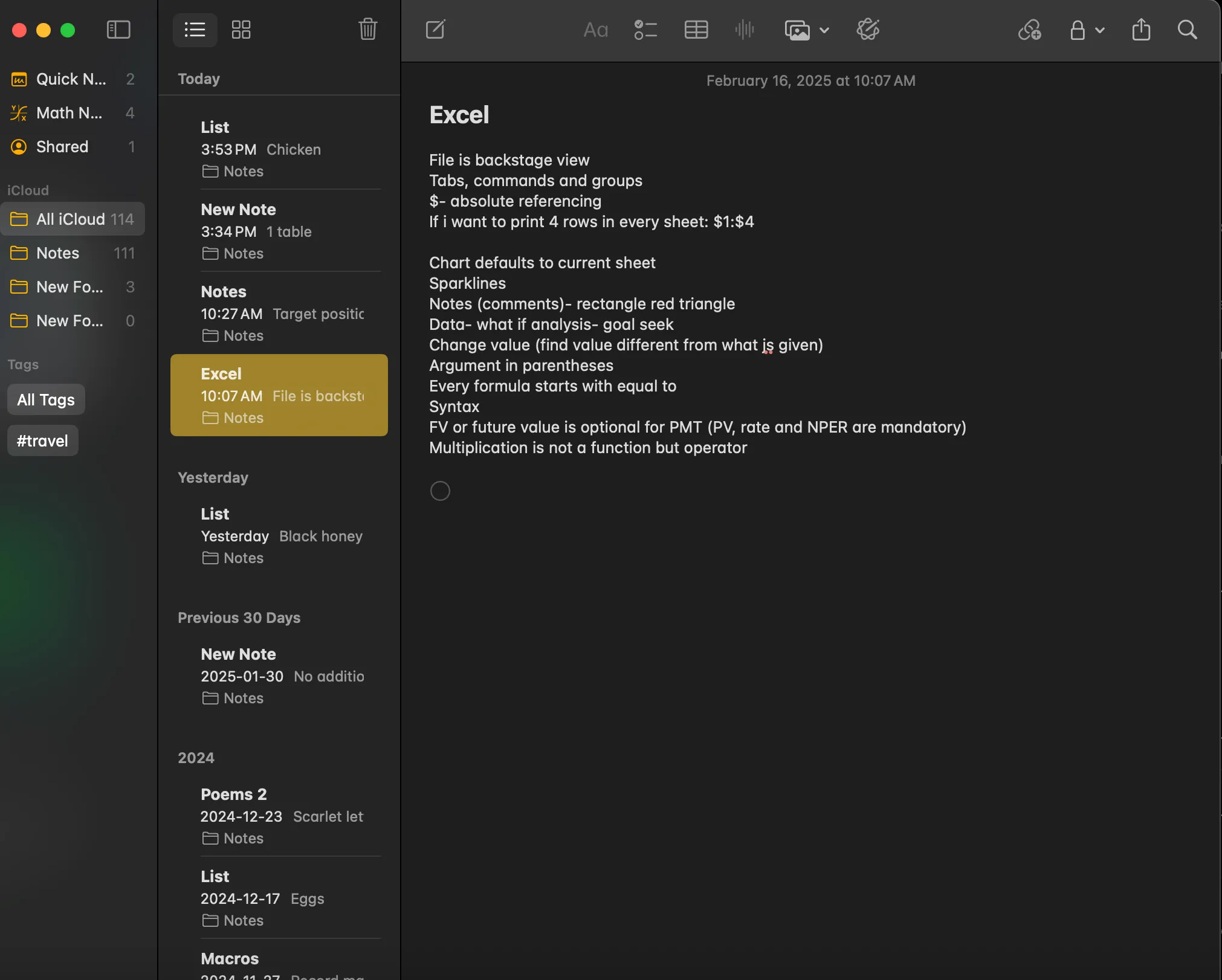 Giao diện ứng dụng Apple Notes trên hệ điều hành macOS, hiển thị tính năng ghi chú và thư mục.