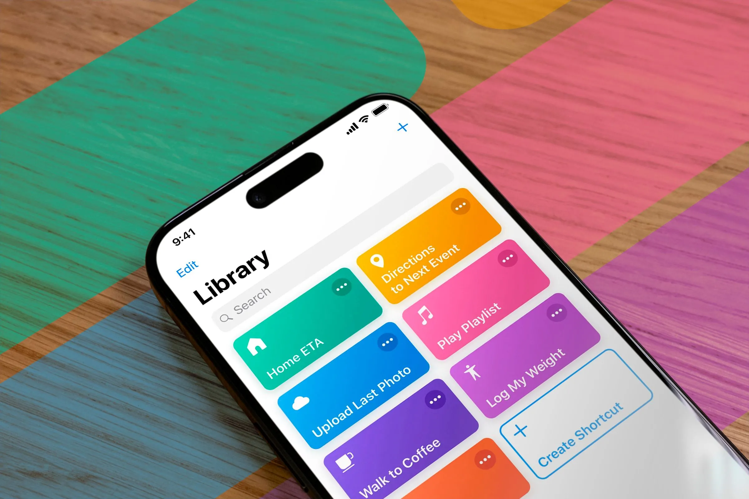 Màn hình ứng dụng Phím tắt trên iPhone, cho thấy giao diện tạo và tùy chỉnh các tự động hóa giúp người dùng kiểm soát thói quen lướt điện thoại vô thức.