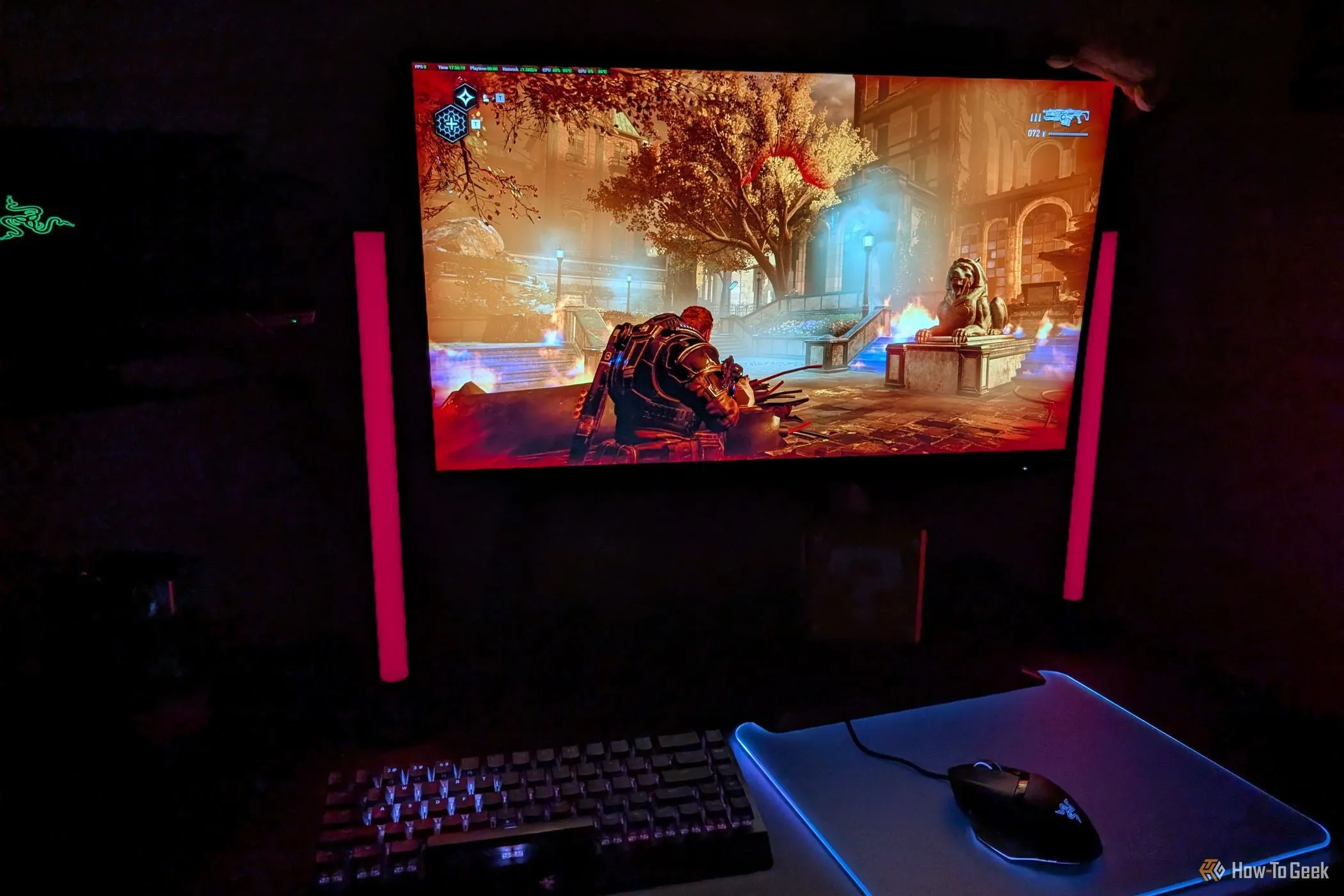 Razer Aether Light Bars trong game Gears 5 với đèn hiển thị màu đỏ khi nhận sát thương