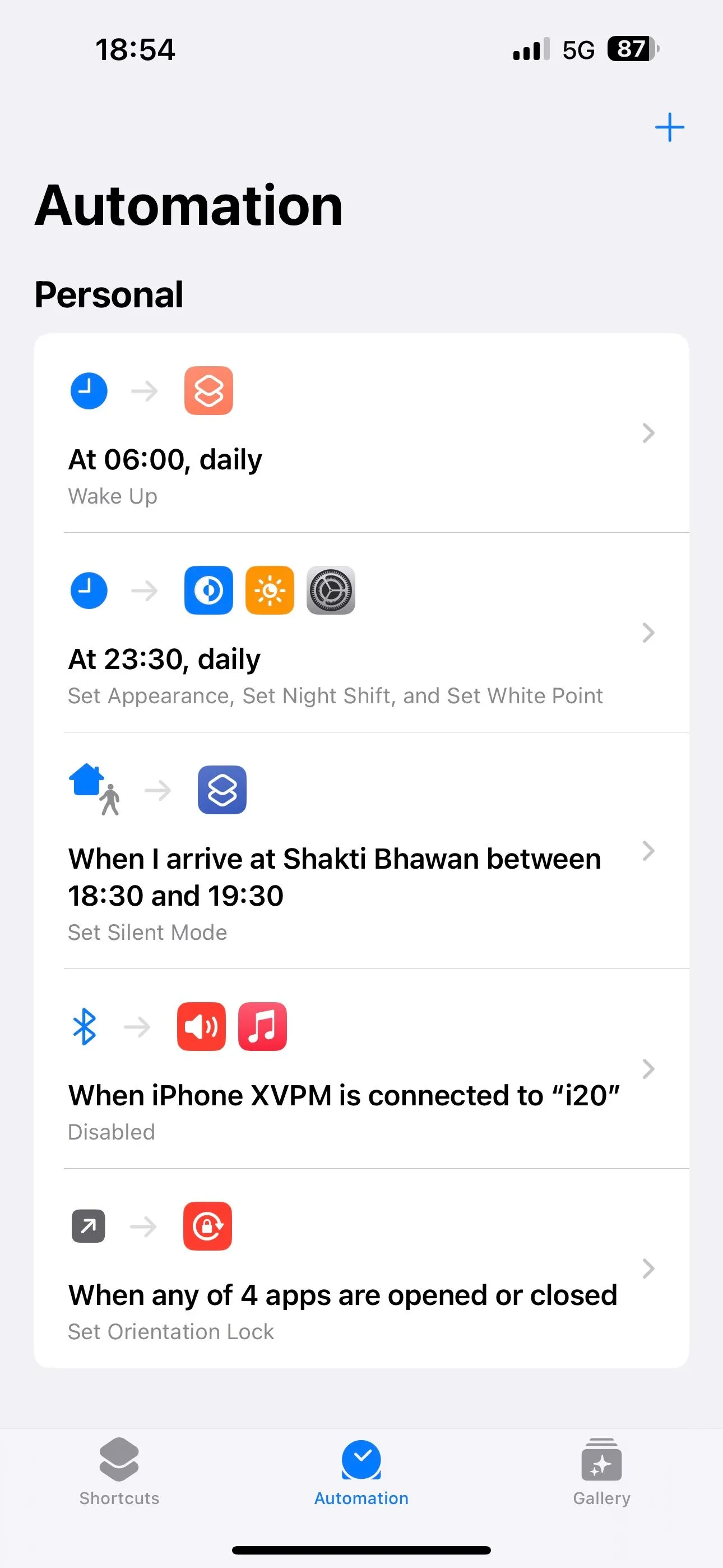 Tab Tự động hóa trong ứng dụng Phím tắt của iOS hiển thị các tự động hóa đã tạo