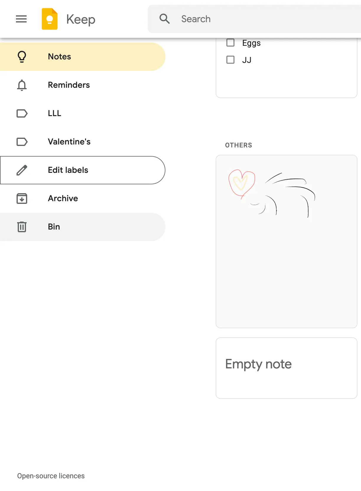 Tính năng nhãn (labels) trên Google Keep giúp phân loại và tìm kiếm các ghi chú một cách nhanh chóng.