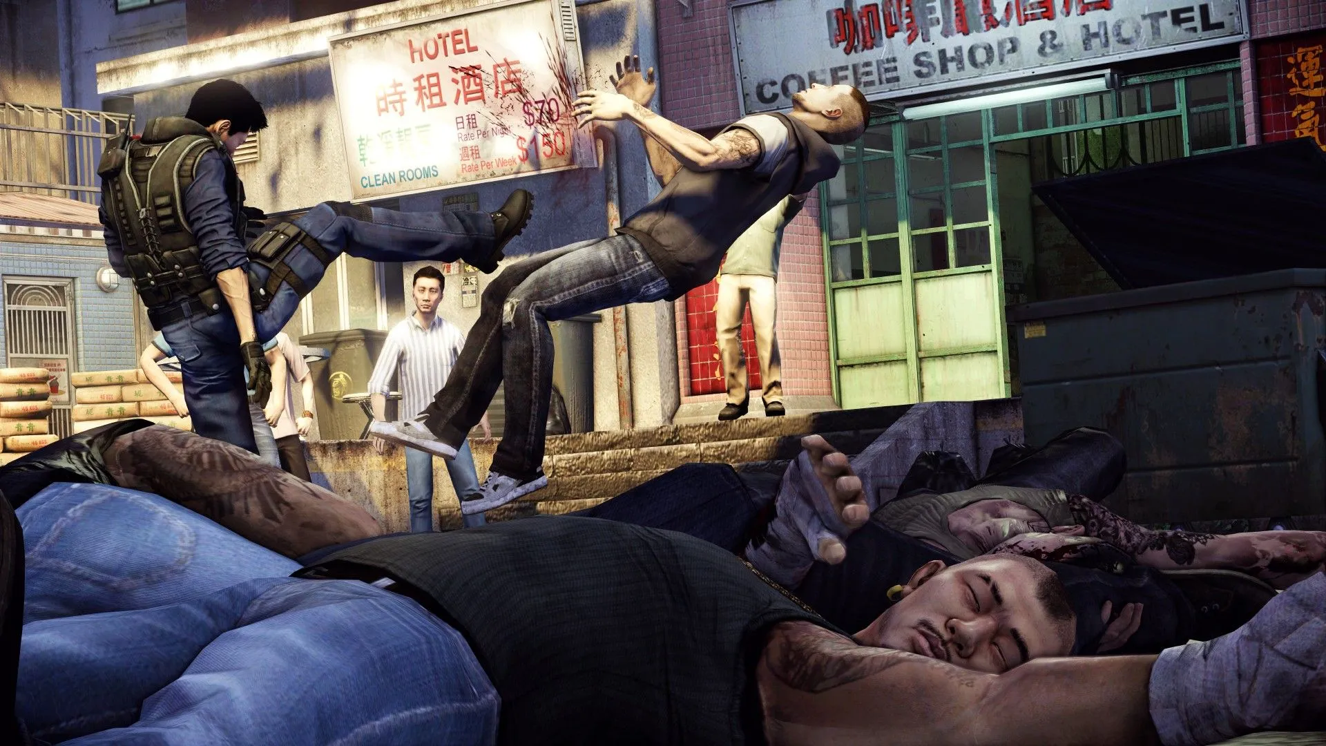 Wei Shen đá vào mặt một tên tội phạm khi những tên côn đồ khác nằm trên mặt đất trong Sleeping Dogs.