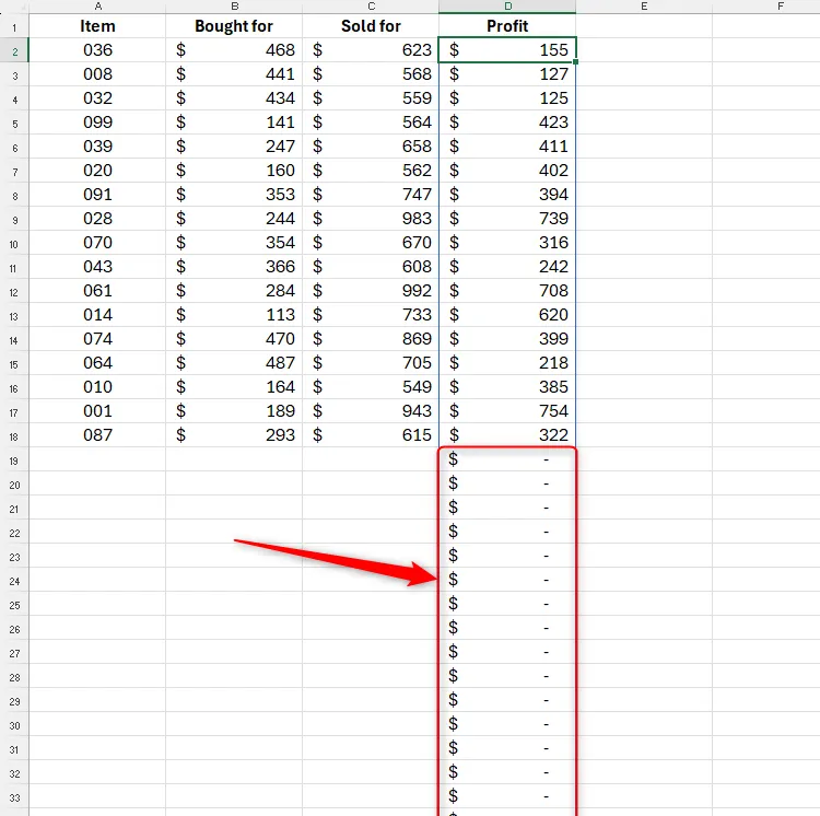 Bảng tính Excel minh họa công thức bị tràn (spilled calculation) xuống dưới các hàng dữ liệu thực tế, gây ra sự lộn xộn và giảm hiệu suất Excel.