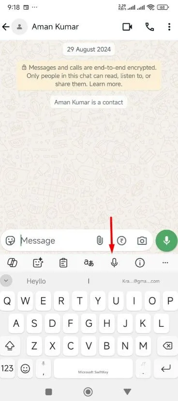 Biểu tượng dịch thuật trong bàn phím Microsoft SwiftKey.