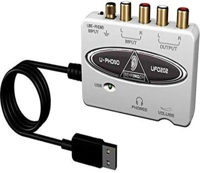 Bộ chuyển đổi âm thanh USB Behringer UFO202 giúp kết nối đĩa than với máy tính.
