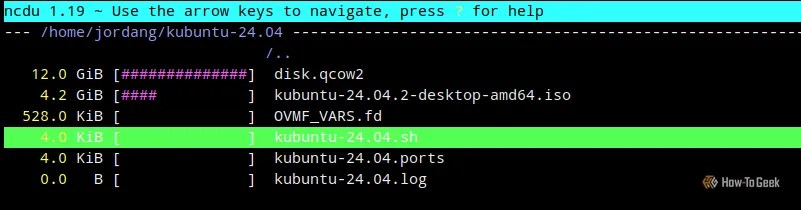 Các tệp máy ảo hiển thị trong trình duyệt ncdu trên Terminal Linux, cho thấy nhiều VM có thể làm đầy ổ đĩa nhanh chóng.