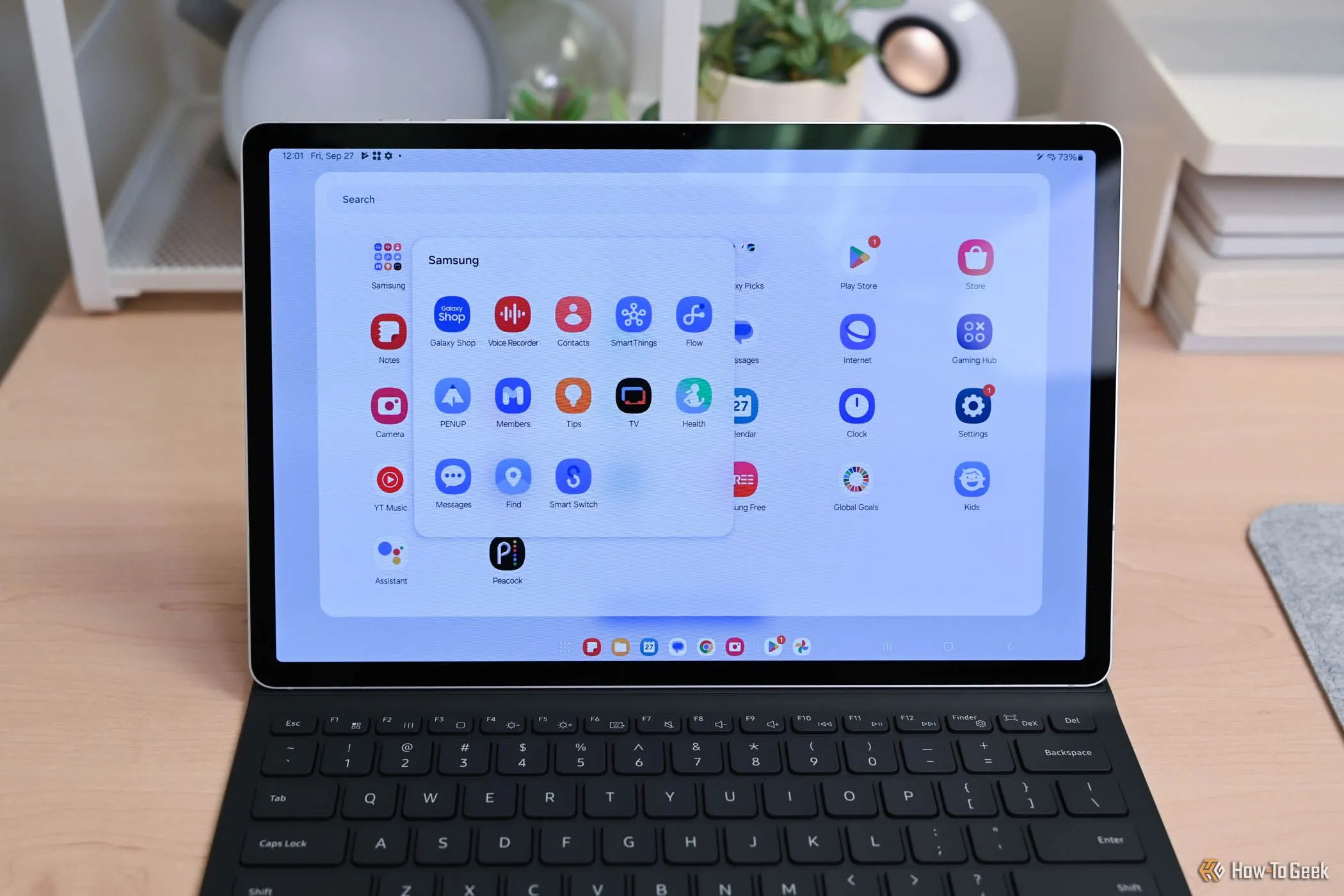 Các ứng dụng hệ thống của Samsung được sắp xếp trên giao diện của Galaxy Tab S10+