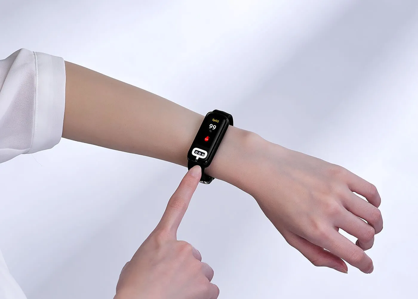 Cận cảnh cảm biến đo sức khỏe trên vòng đeo tay ASUS VivoWatch 6 AERO