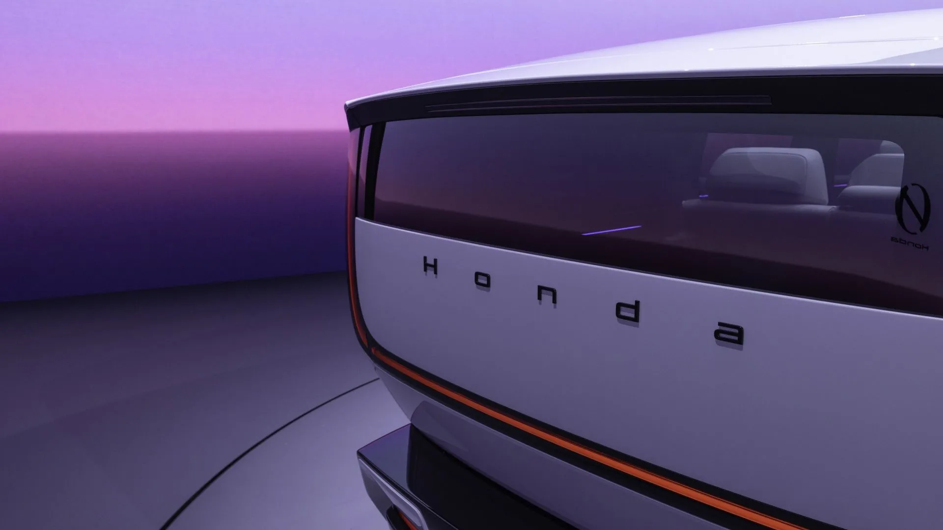 Cận cảnh mặt sau của một nguyên mẫu SUV Honda 0.
