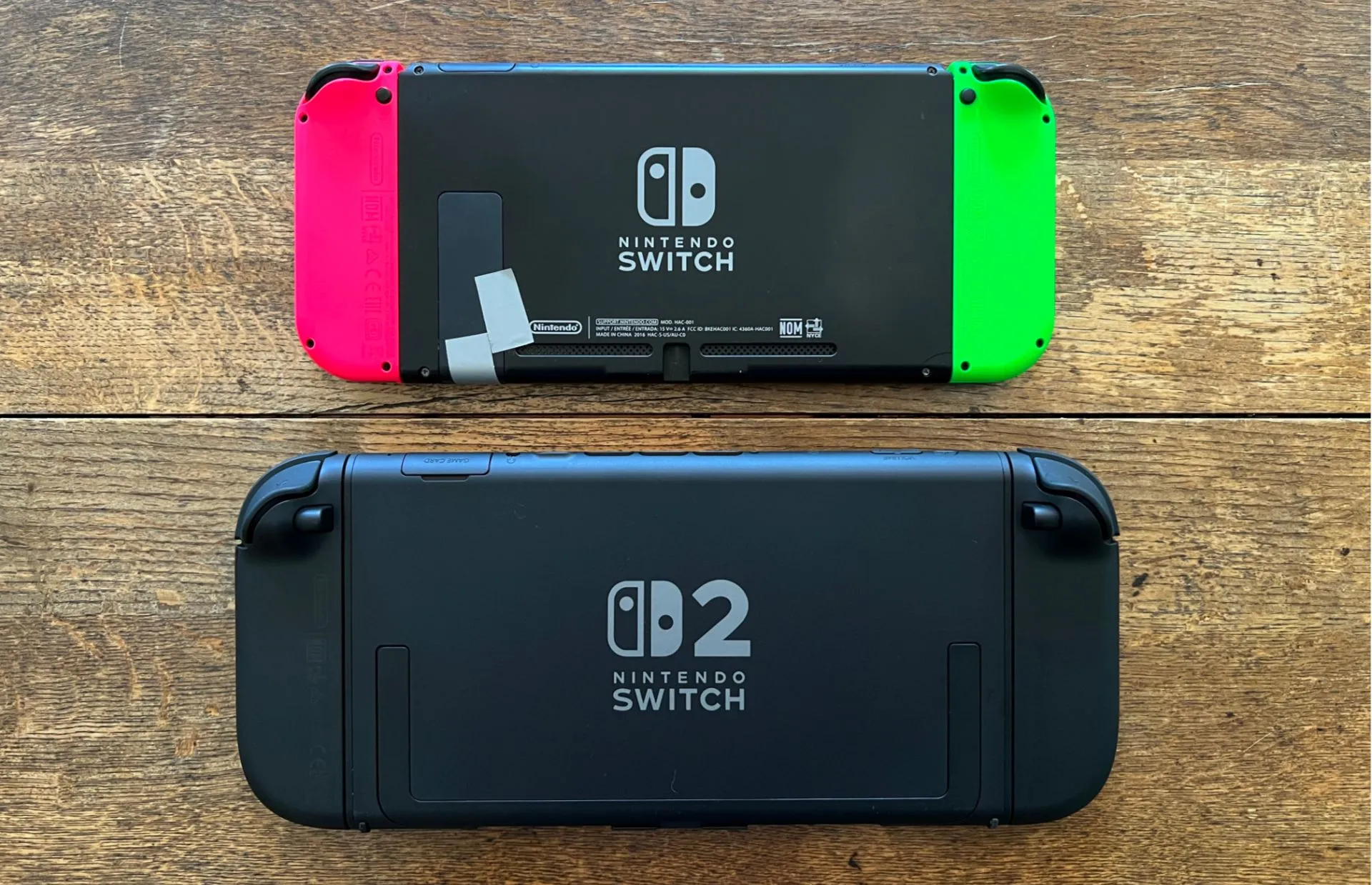 Chân đế Nintendo Switch 2 và Switch 1