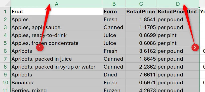 Chọn một dải cột liền kề trong Excel bằng cách nhấp vào cột đầu, giữ Shift và nhấp vào cột cuối