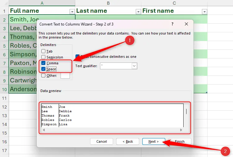 Dấu phẩy và dấu cách được chọn làm dấu phân cách (delimiter) trong hộp thoại Convert Text to Columns Wizard của Excel.