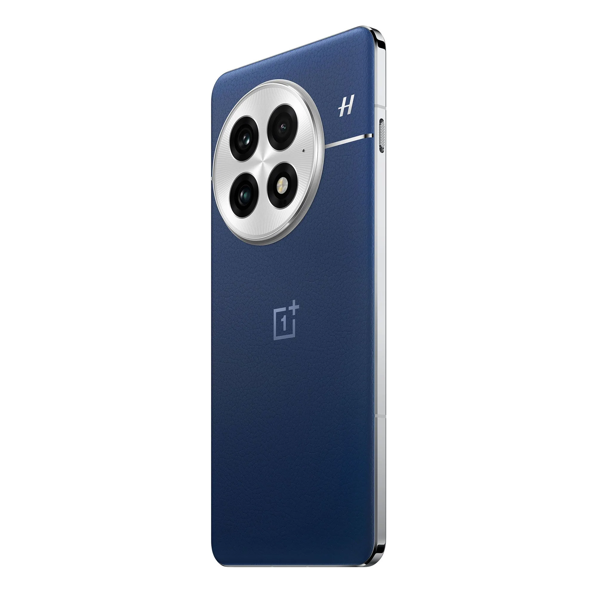Điện thoại OnePlus 13 màu xanh sapphire nổi bật trên nền trắng, thể hiện thiết kế sang trọng và hiện đại của flagship Android.