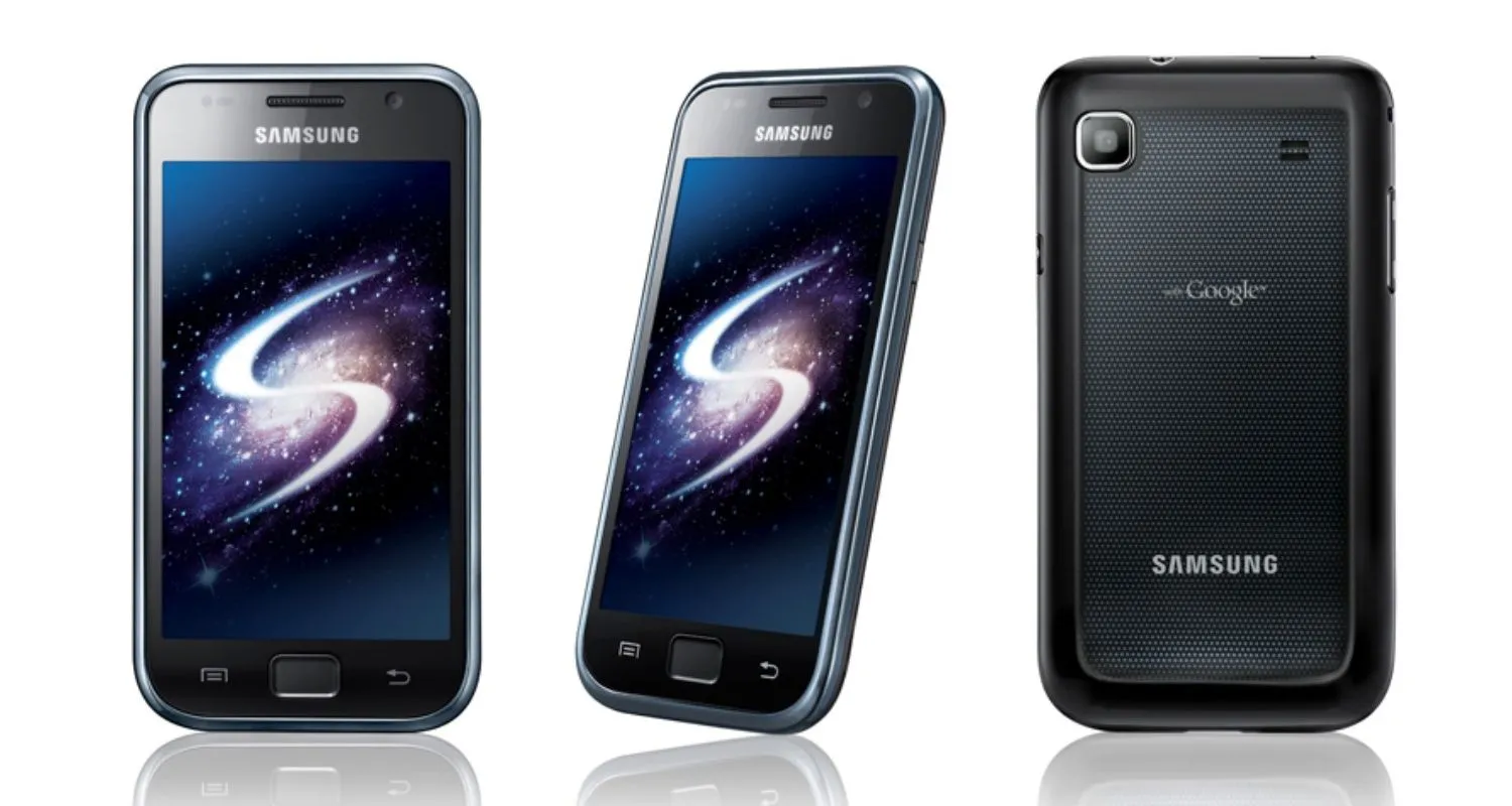 Điện thoại Samsung Galaxy S màu đen nhìn từ các cạnh khác nhau