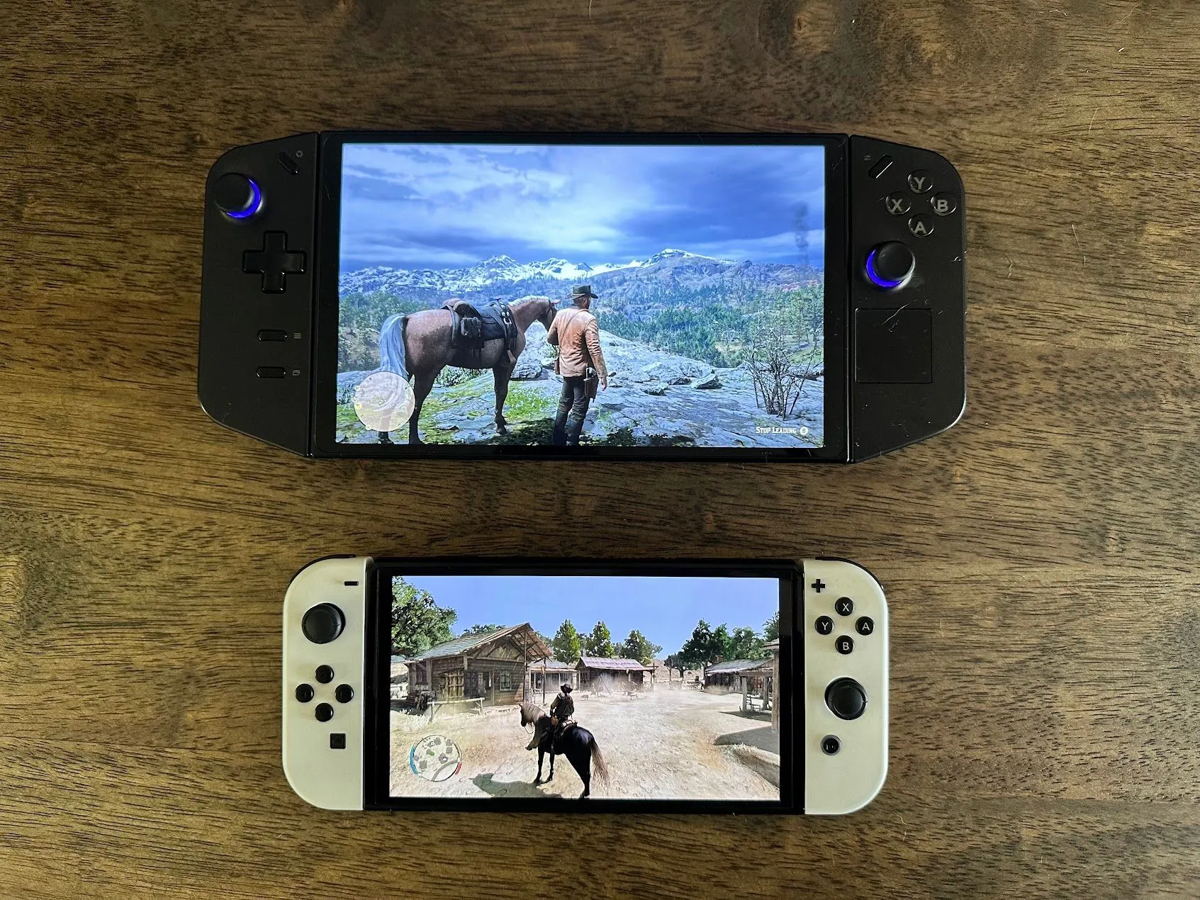 Game Red Dead Redemption 1 trên Switch OLED và Red Dead Redemption 2 trên Legion Go, minh chứng cho sự phát triển của handheld gaming.