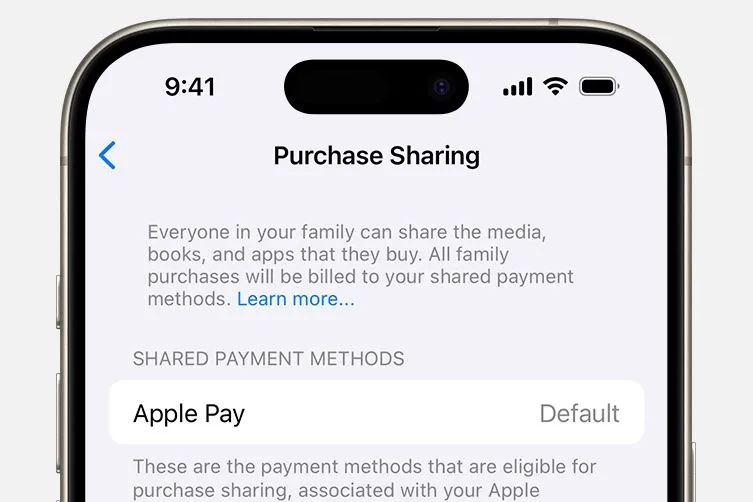 Giao diện cài đặt Chia sẻ Mua hàng (Purchase Sharing) của Apple, hiển thị phương thức thanh toán mặc định là Apple Pay