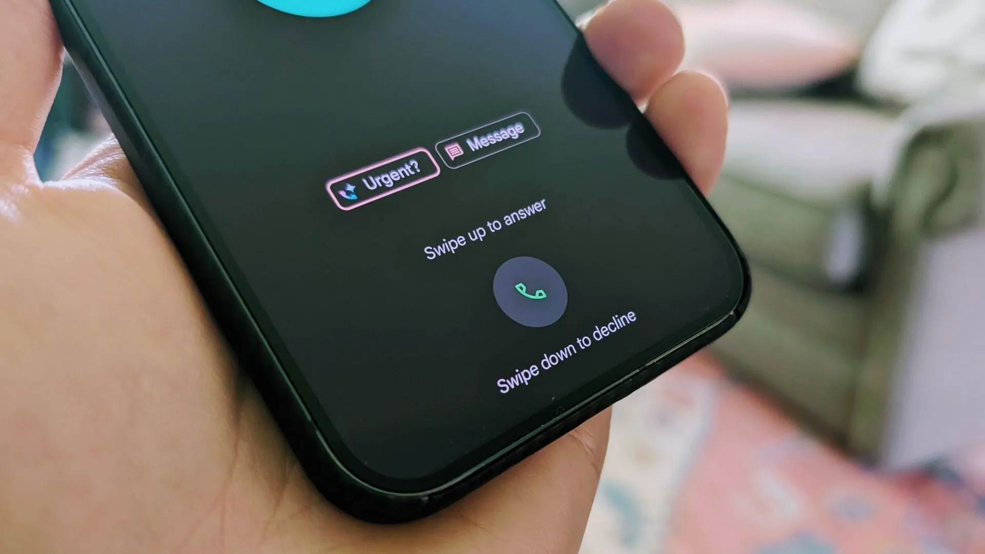 Giao diện cuộc gọi đến mới trên ứng dụng Google Phone cho Android