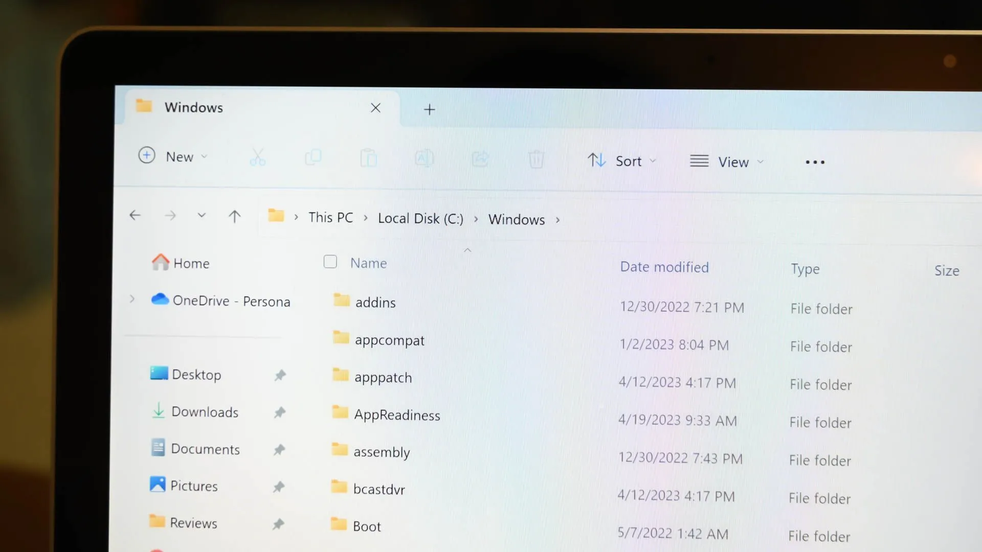 Giao diện File Explorer trên Windows hiển thị thư mục Windows, minh họa tính năng Win+E.