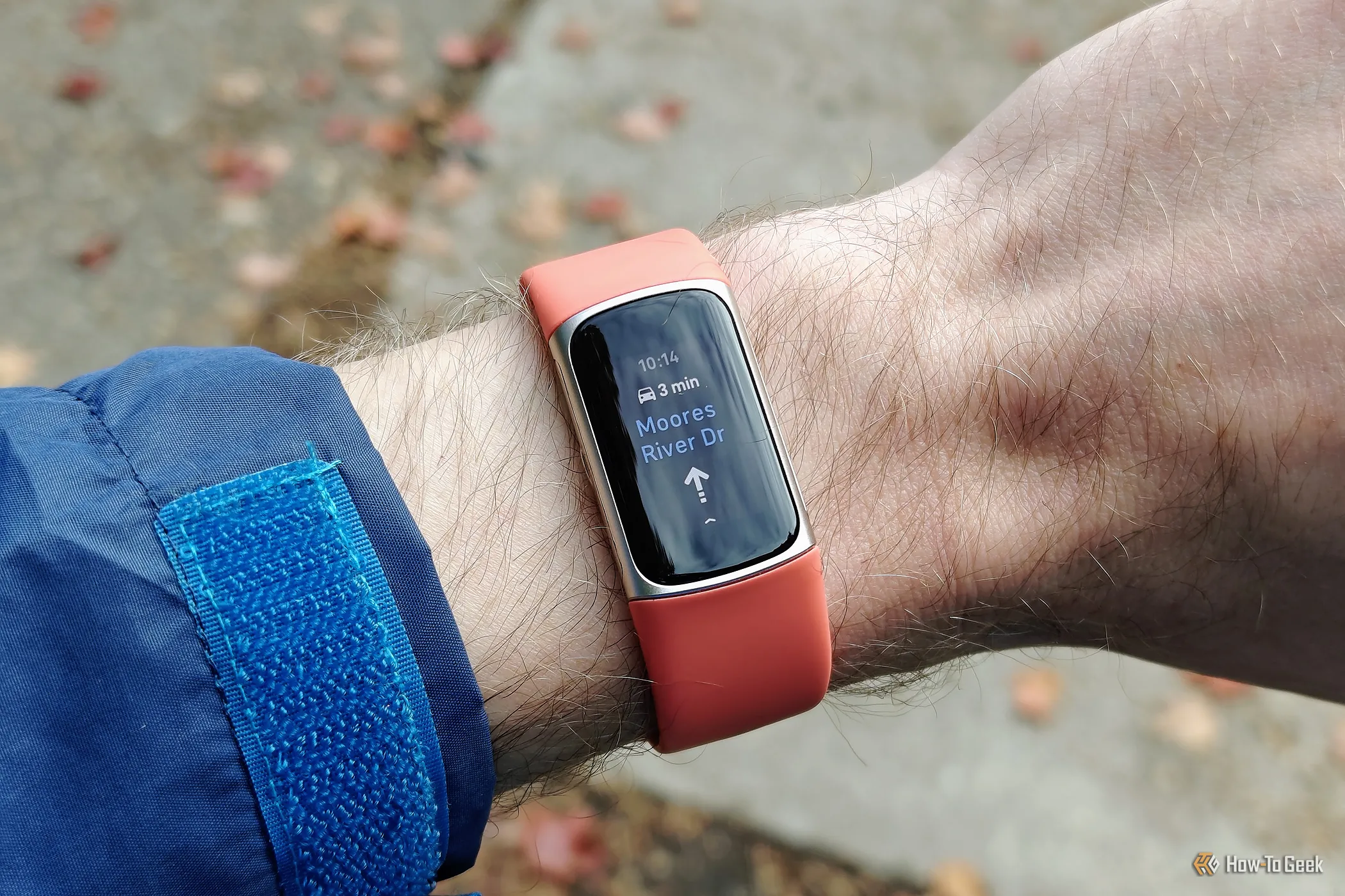Giao diện Google Maps trên Fitbit Charge 6