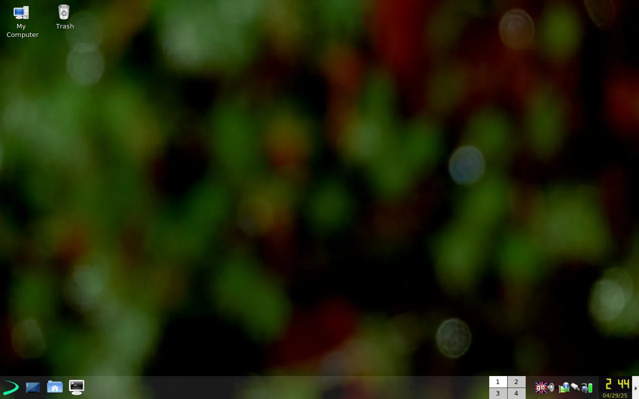 Giao diện màn hình nền Trinity của hệ điều hành EXE GNU/Linux với các biểu tượng và thanh tác vụ cổ điển.