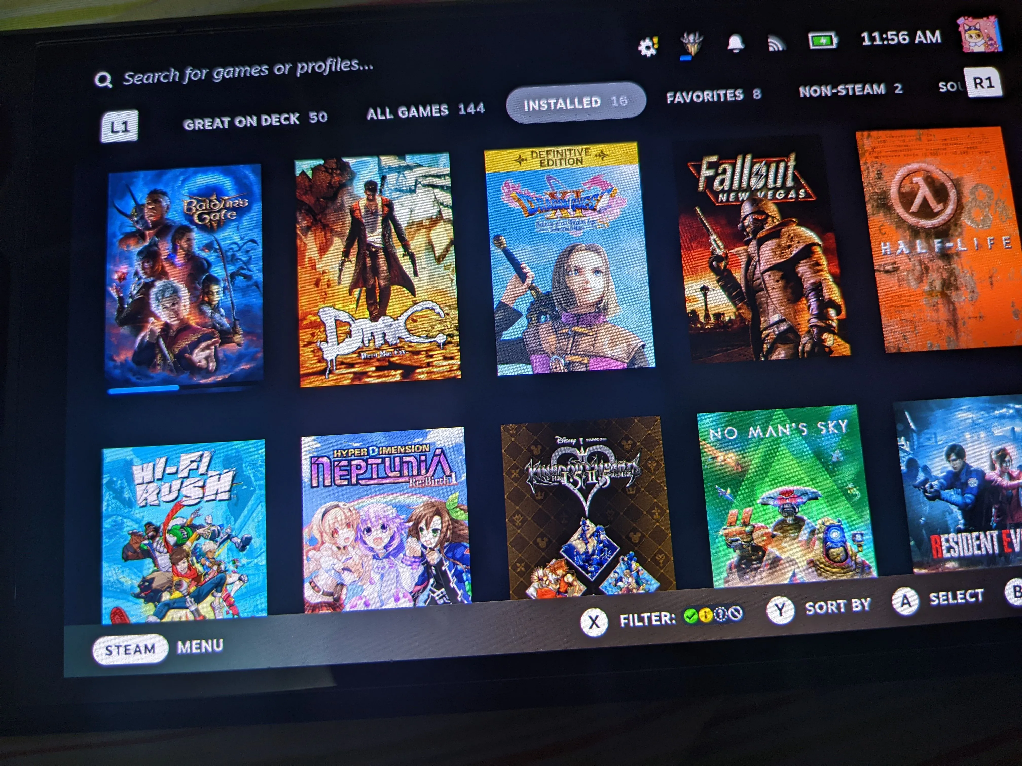 Giao diện thư viện game Steam trên thiết bị Steam Deck, minh họa khả năng truy cập game của nền tảng PC cầm tay này.
