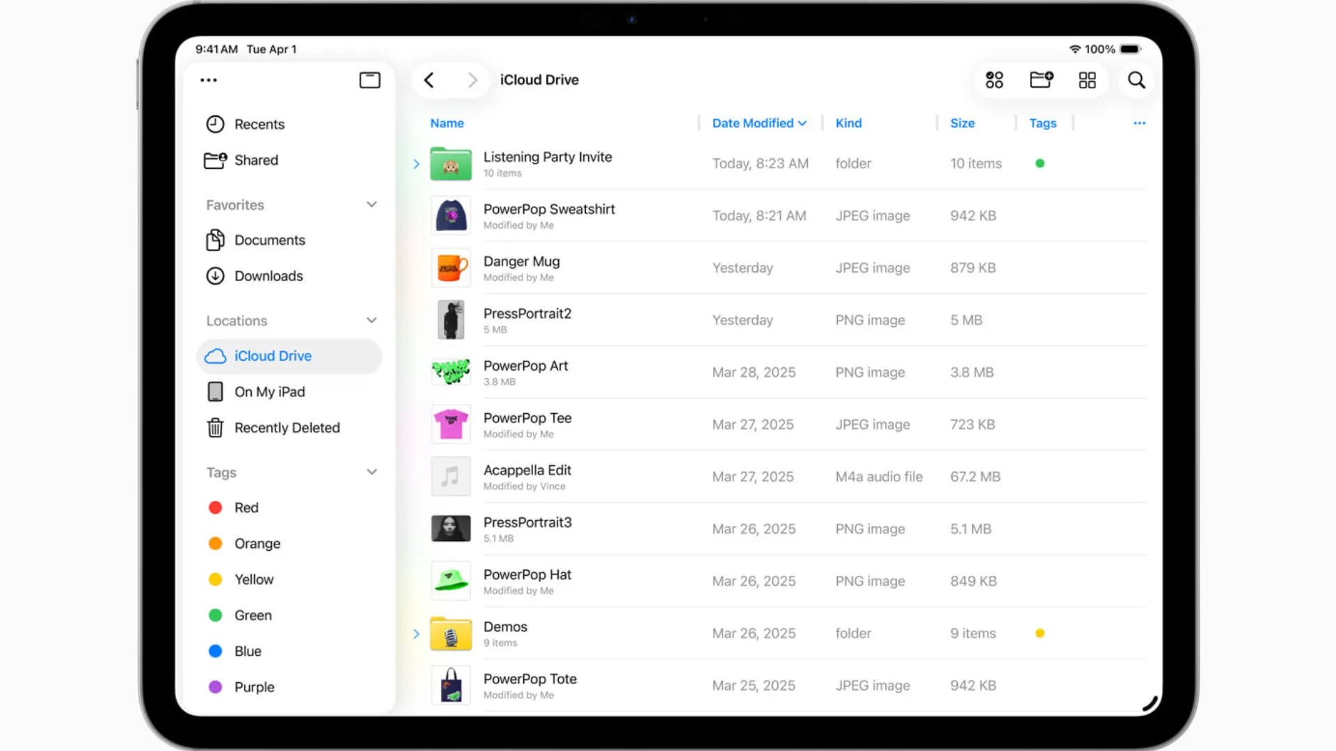 Giao diện ứng dụng Files cải tiến trên iPadOS 26 với chế độ xem danh sách mới và tùy chỉnh thư mục.