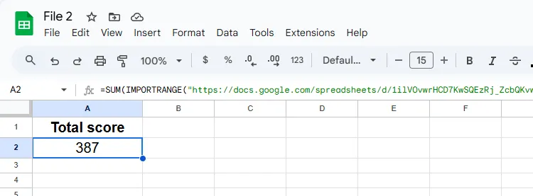 Hàm IMPORTRANGE trong Google Sheets được lồng ghép bên trong hàm SUM để tính tổng của một dải ô trong một tệp Google Sheets khác.
