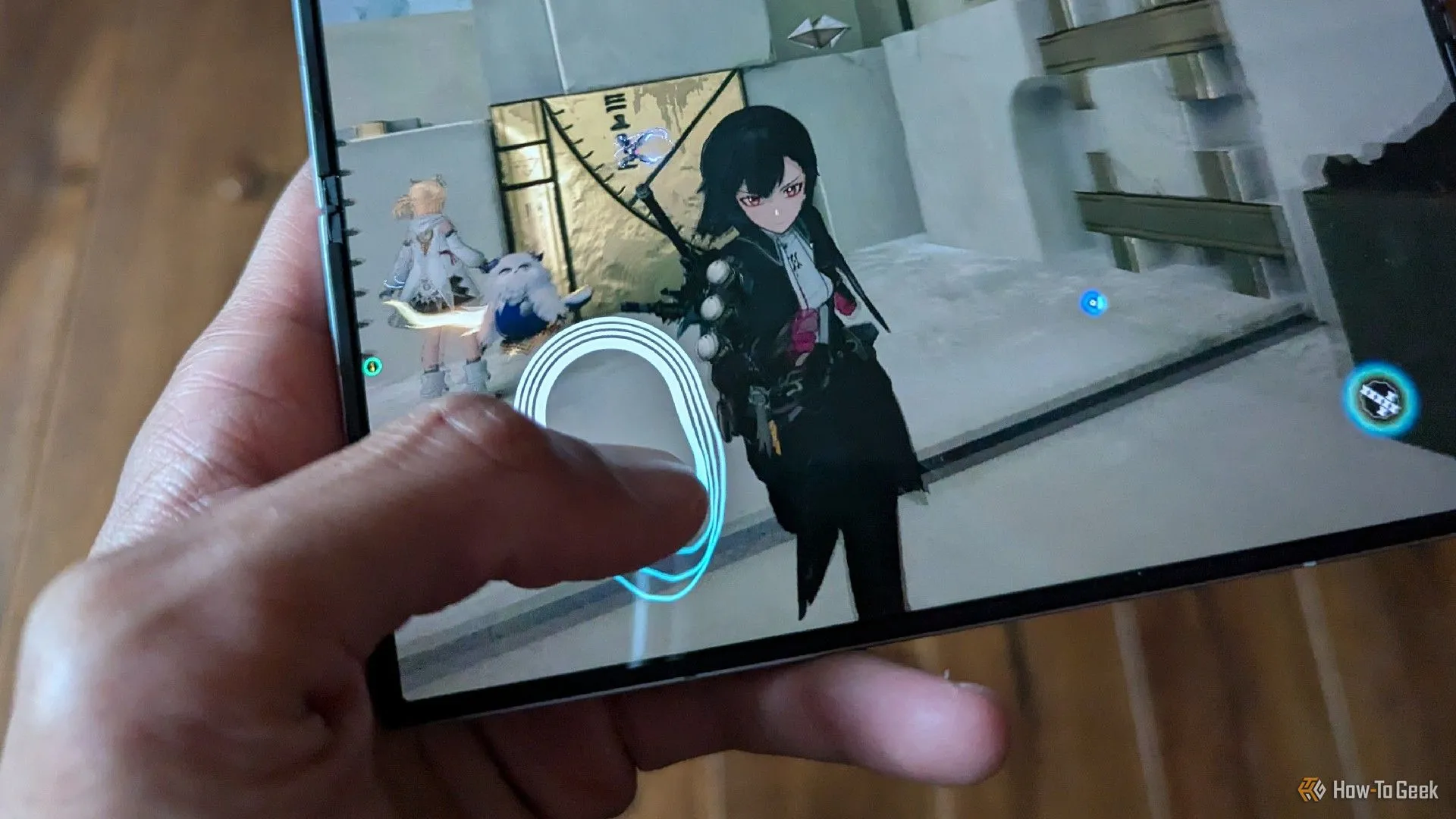 Hình ảnh game Ex Astris chạy mượt mà trên điện thoại gập Samsung Galaxy Z Fold 6, minh họa đồ họa ấn tượng của game mobile độc quyền.