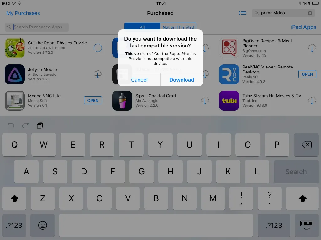 Hộp thoại trong App Store trên iPad 2 hỏi người dùng có muốn tải phiên bản ứng dụng tương thích cuối cùng hay không, cho phép chơi game cũ.