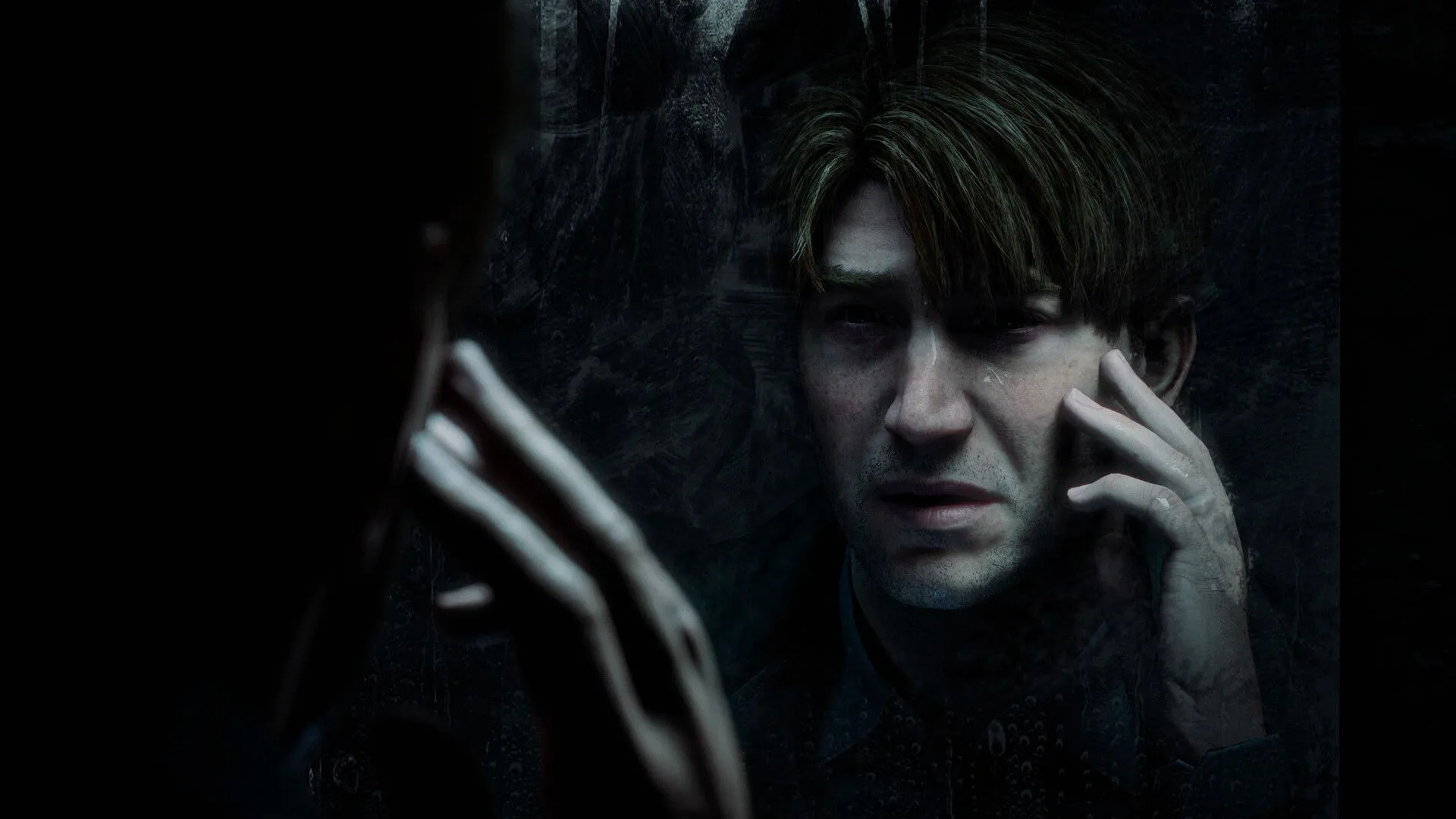 James Sunderland nhìn vào gương trong Silent Hill 2 Remake (2024), biểu tượng của nội tâm phức tạp và bí ẩn.