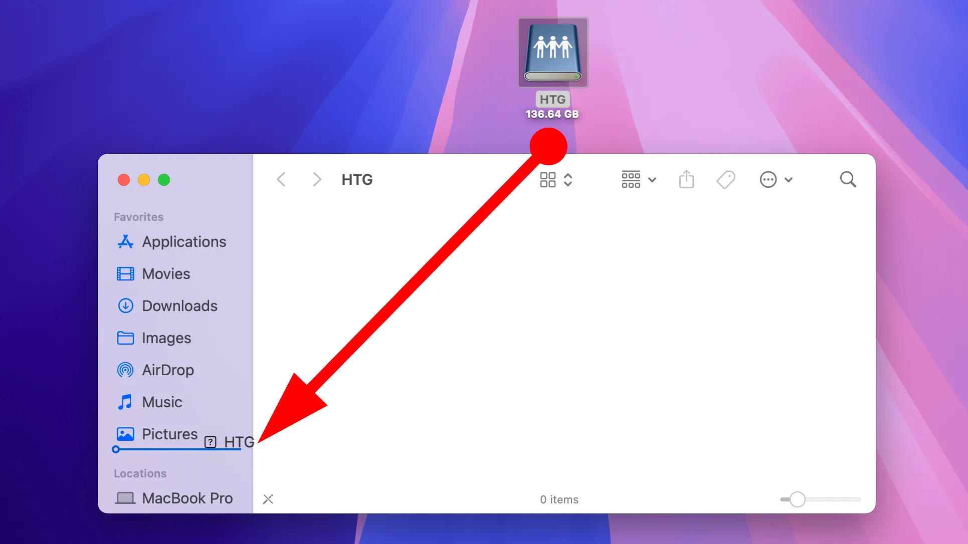 Kéo một chia sẻ mạng vào thanh bên của cửa sổ Finder trong macOS Sequoia.