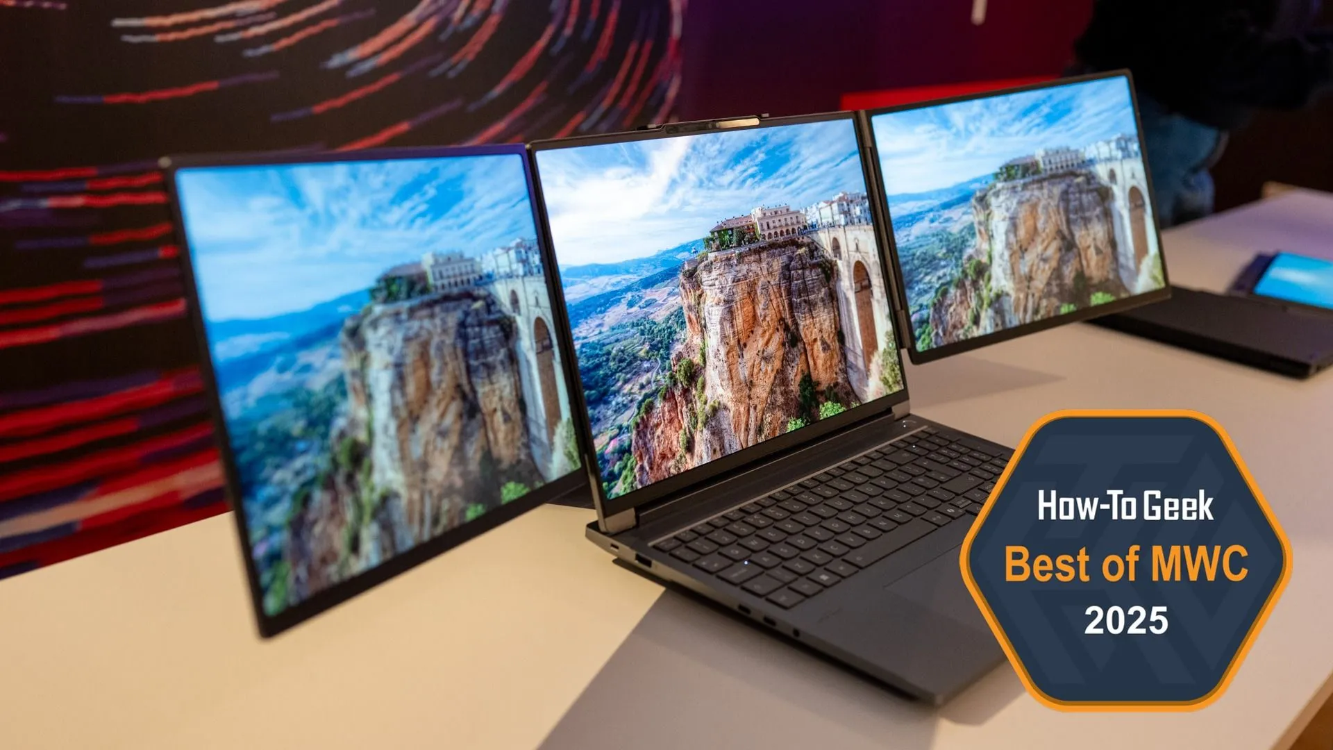 Laptop Lenovo ThinkBook 16p Gen 6 gắn màn hình phụ Magic Bay Dual Display
