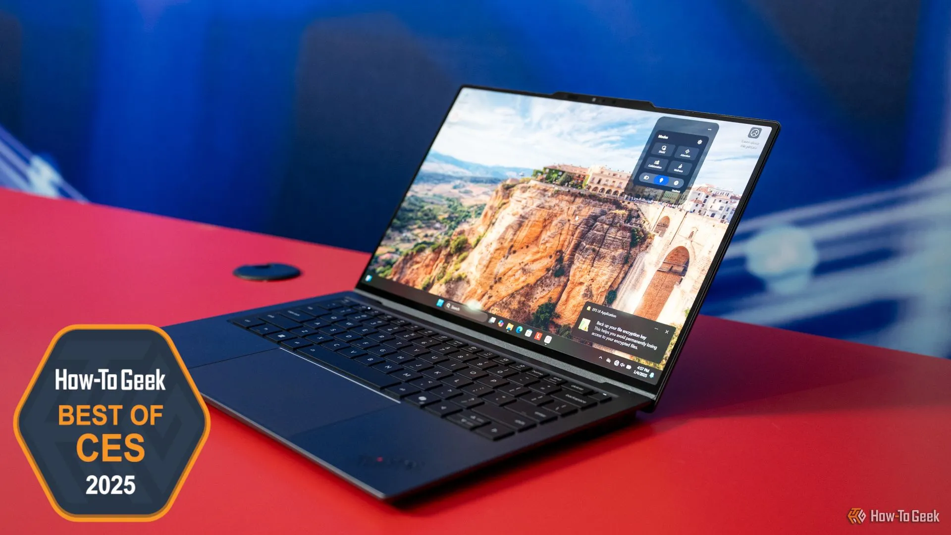 Laptop Lenovo ThinkPad X9 14 Aura Edition với màn hình hiển thị sống động tại CES 2025