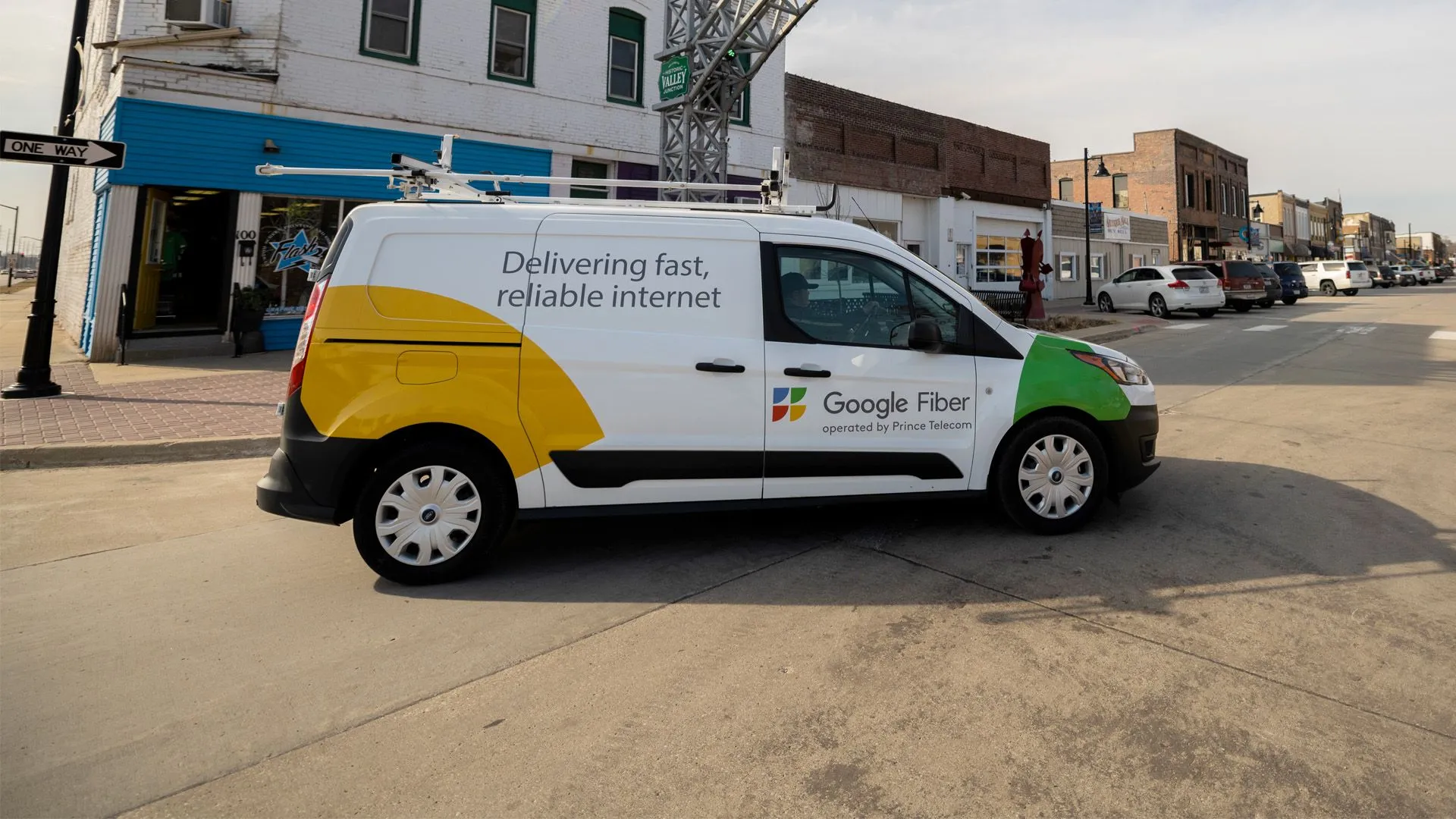 Logo Google Fiber trên nền xám