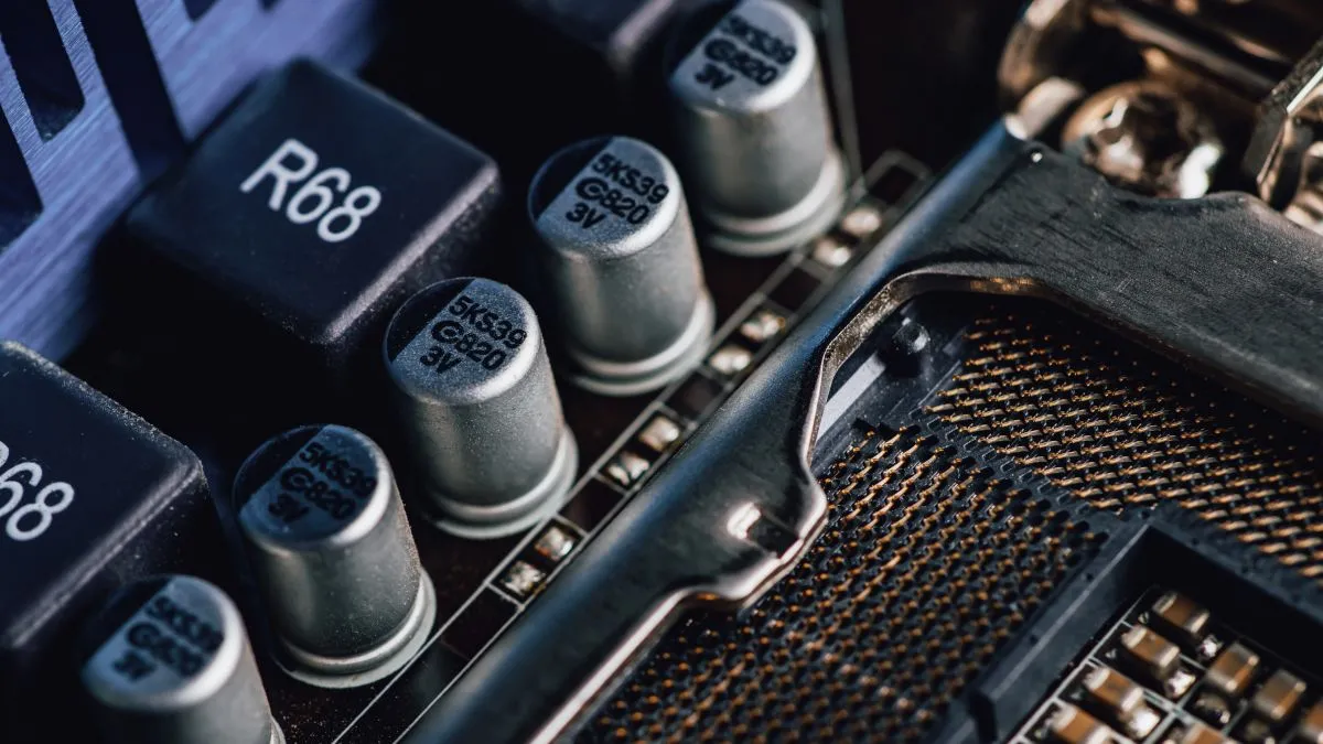 Mạch cấp điện CPU trên bo mạch chủ, minh họa về điện áp