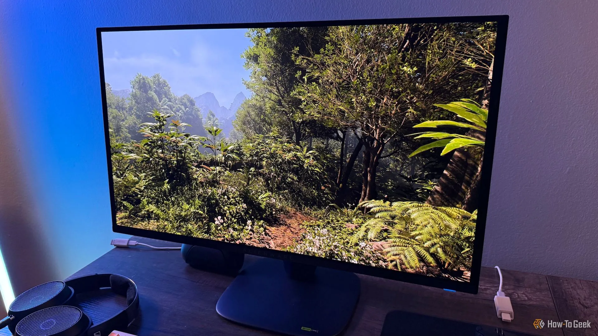 Màn hình Alienware 27 4K QD-OLED hiển thị cảnh game sống động, nâng cao trải nghiệm