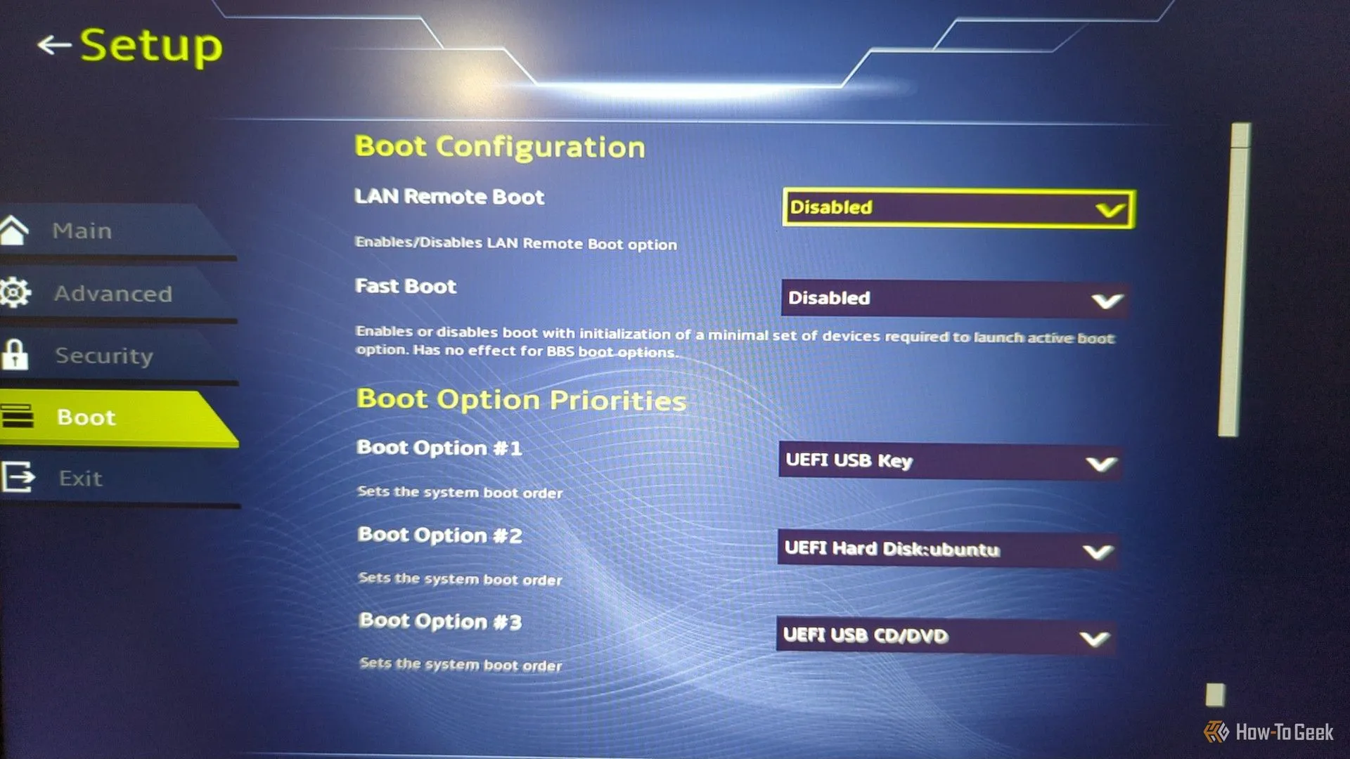 Màn hình BIOS UEFI của một laptop hiển thị các tùy chọn khởi động hệ thống