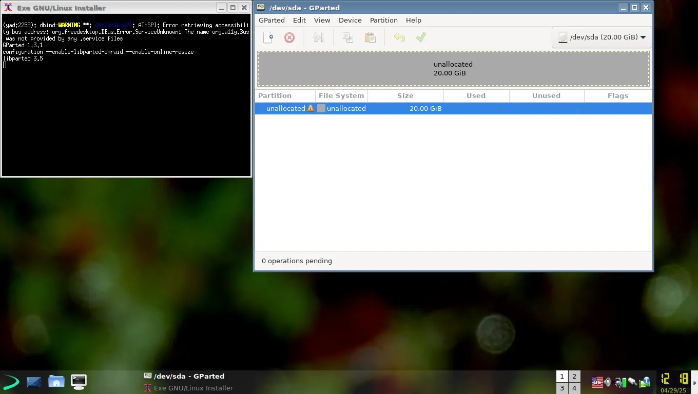 Màn hình GParted trong quá trình cài đặt EXE GNU/Linux, hiển thị giao diện quản lý phân vùng ổ đĩa.