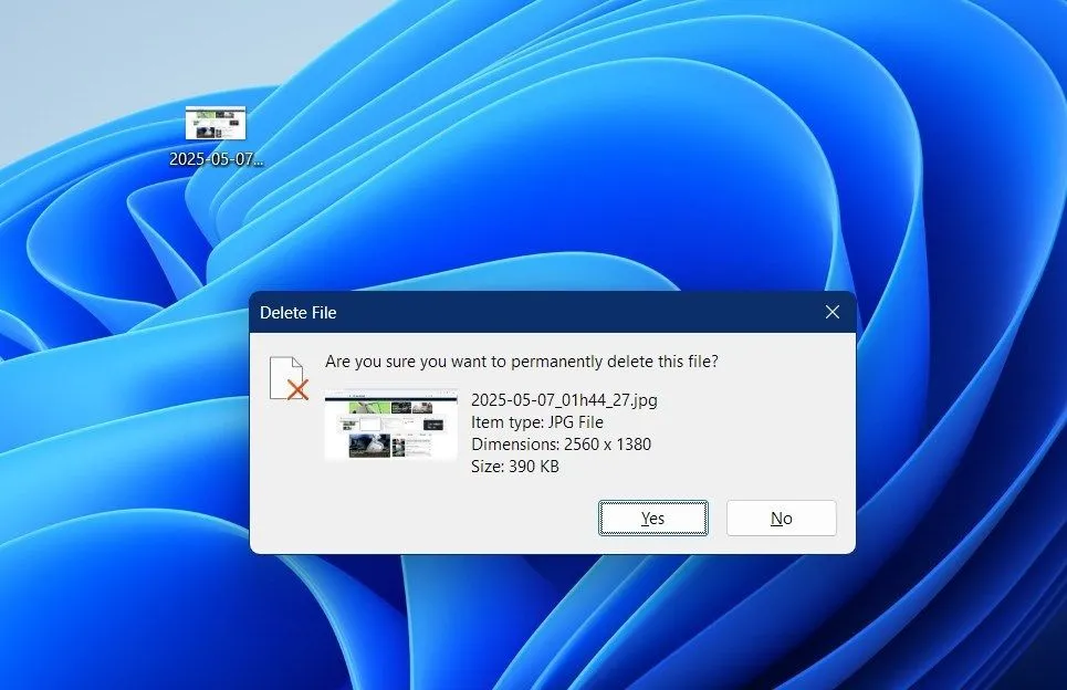 Màn hình hiển thị hộp thoại xác nhận xóa tệp vĩnh viễn trong Windows 11.