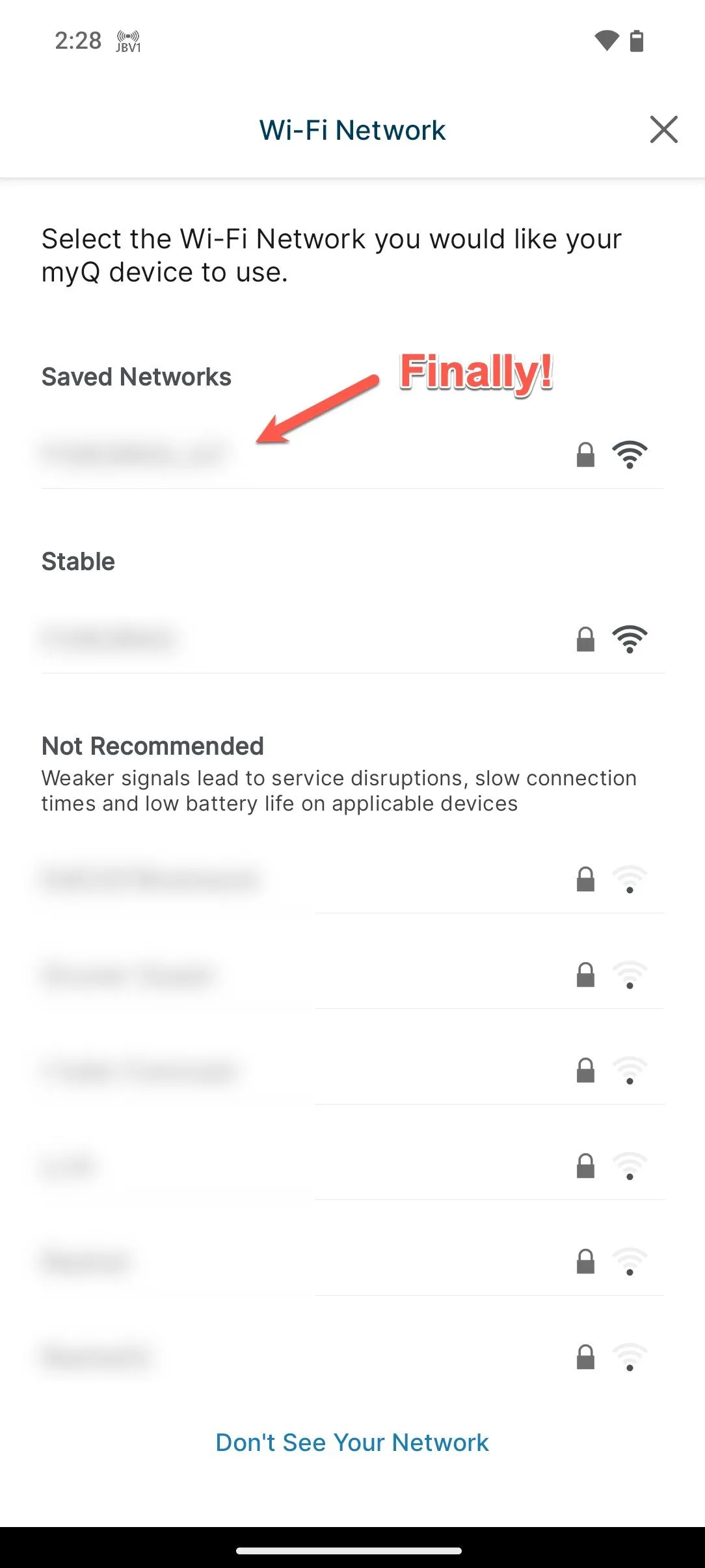 Màn hình ứng dụng MyQ trên Android hiển thị danh sách mạng Wi-Fi khả dụng thành công
