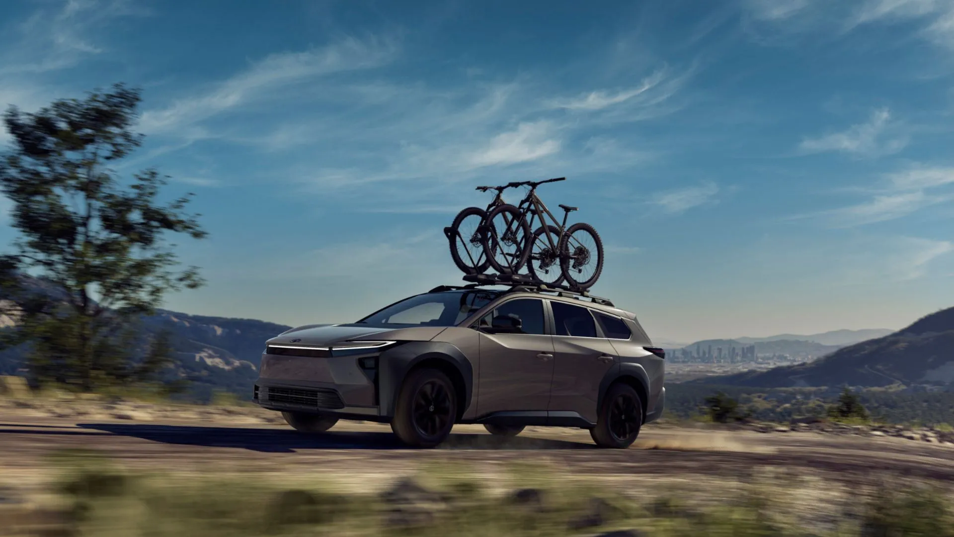 Mẫu xe điện Toyota bZ Woodland concept 2026, minh họa cam kết điện khí hóa của Toyota